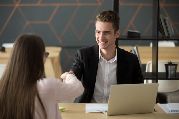 Les conseils pour choisir votre premier emploi en tant que jeune diplômé