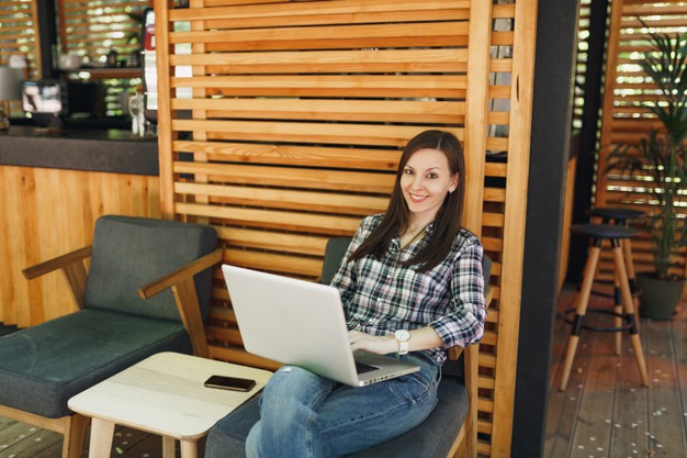 Les emplois à distance : leurs atouts et désavantages