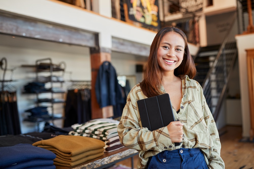 Les stratégies de croissance internationale de Jacquemus dans l'industrie de la mode de luxe