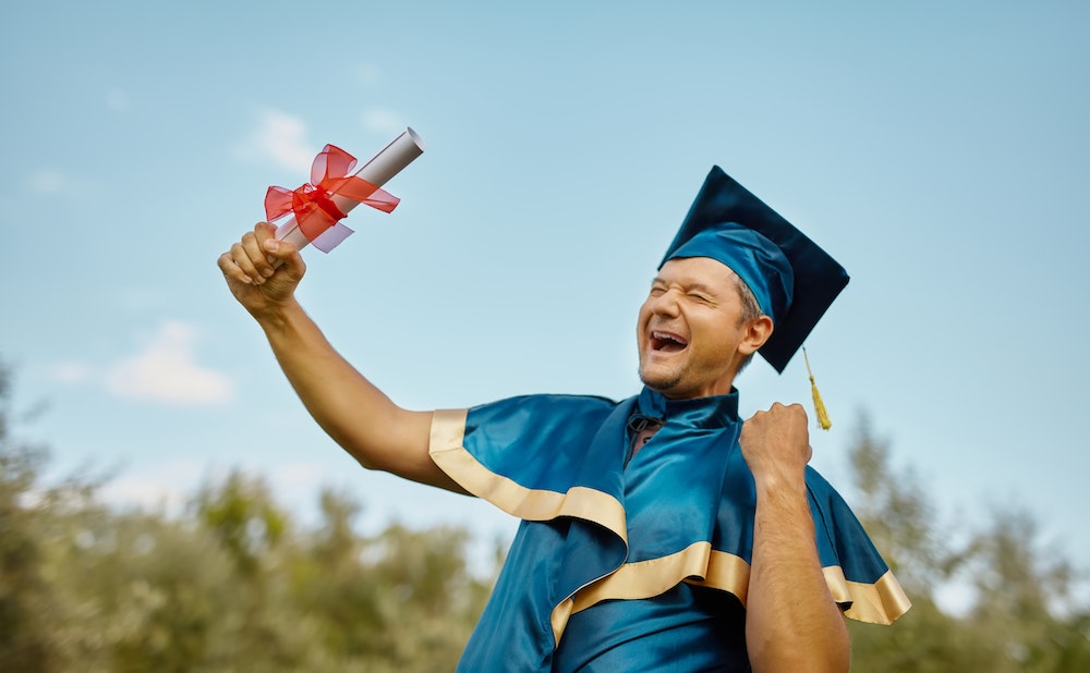 Décrocher son Diplôme Assistant De Vie aux Familles (ADVF) : un métier d'avenir au cœur de la solidarité